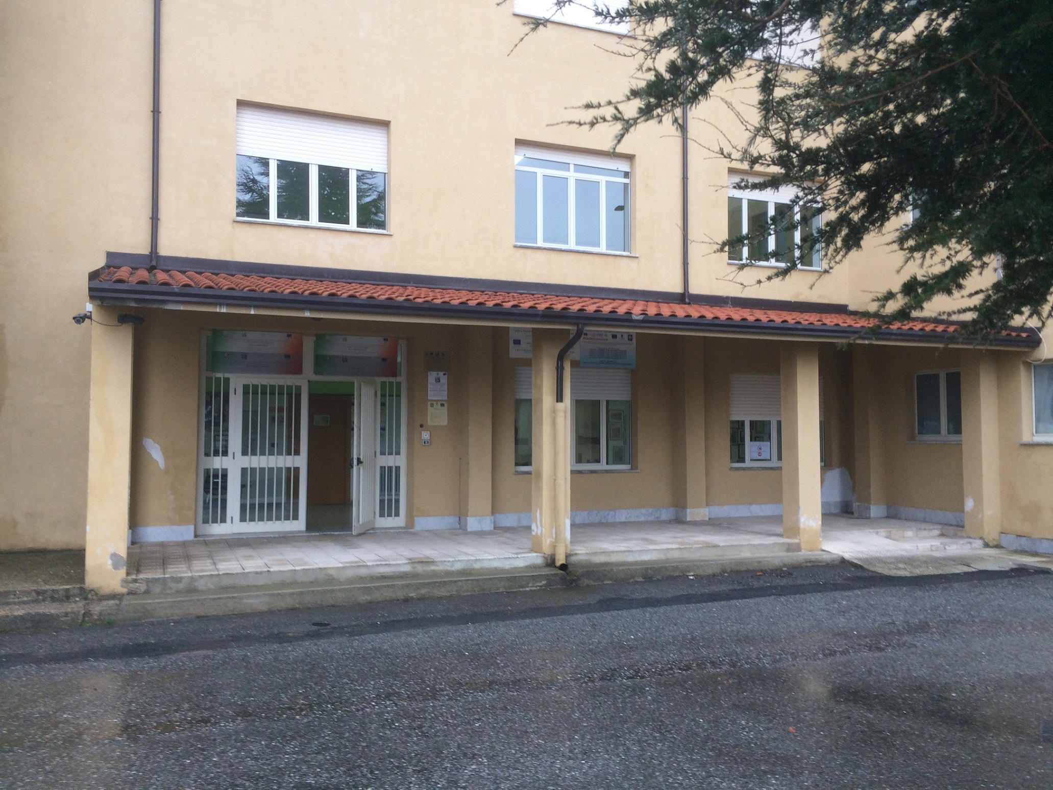 scuola Petronà