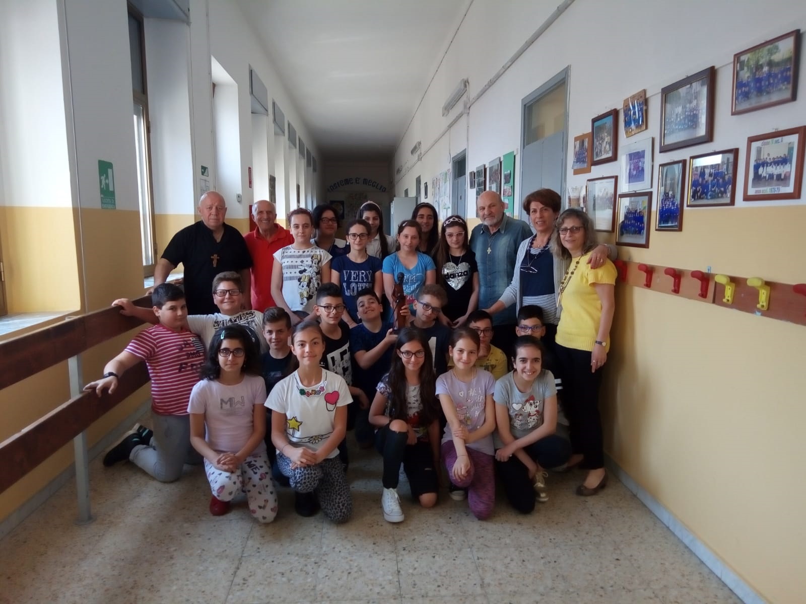 Missionario_incontra_alunni_Primaria.jpg